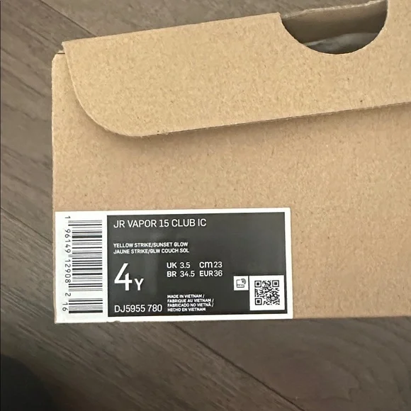 Nike JR Vapor 15 Club IC, Indoor Soccer Shoe, Youth 4 - Picture 5 of 5